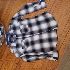 Men's "Ocean Current" Plaid Shirt Black and White Size Medium long sleeved